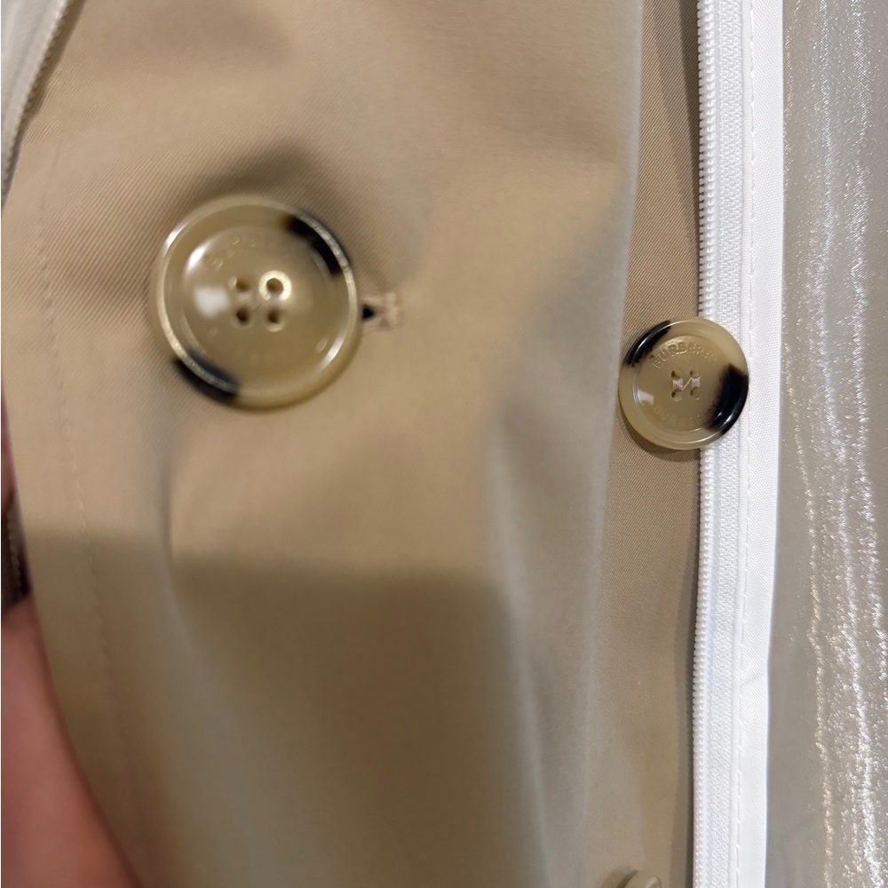 Burberry Long Kensington Heritage Trench Coat - Picture 12 of 16